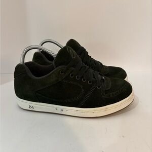 Es Accel OG size 8